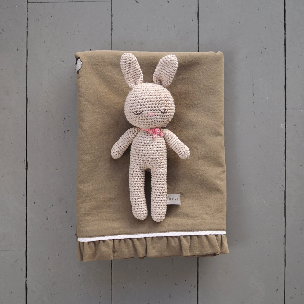 Mungo & Maud Luxury Dog & Cat Outfitters Counting Sheep Embroidered Cotton Blanket Brown Pink Check Beatrice the Bunny Dog Toy Beige